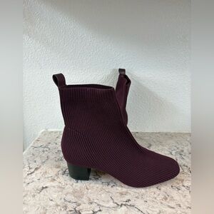 NWOT Jolie Ribbed Knit Ankle Boots in Plum